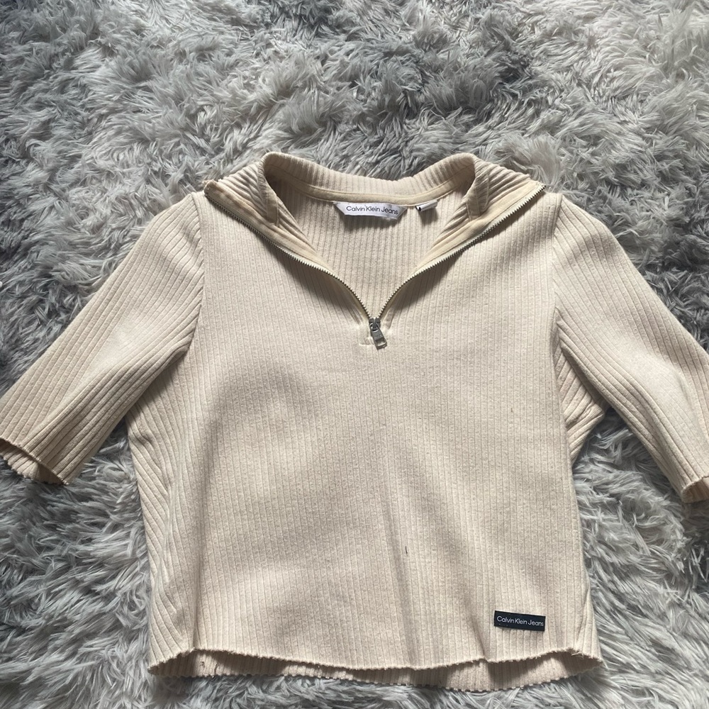 Calvin Klein quarter zip , quarter sleeve top